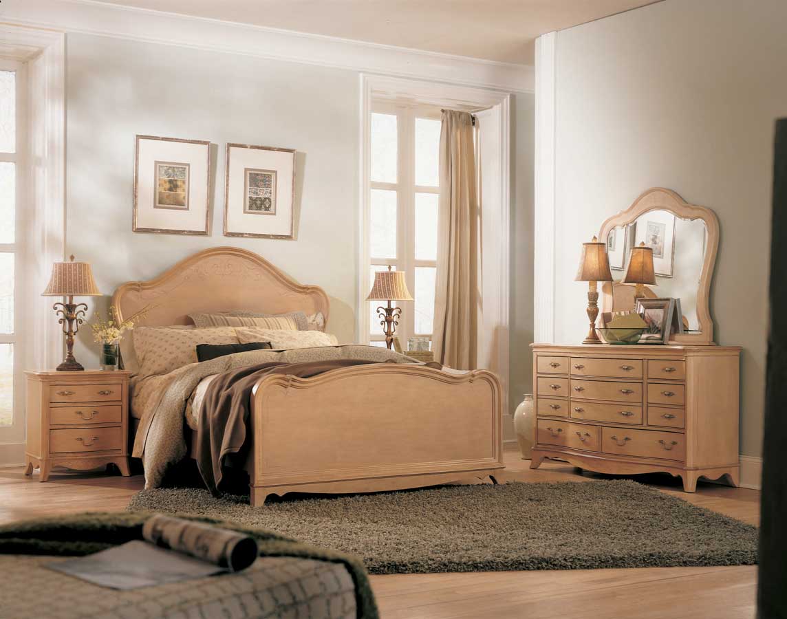Modern Antique Bedroom Decorating Ideas for Small Space